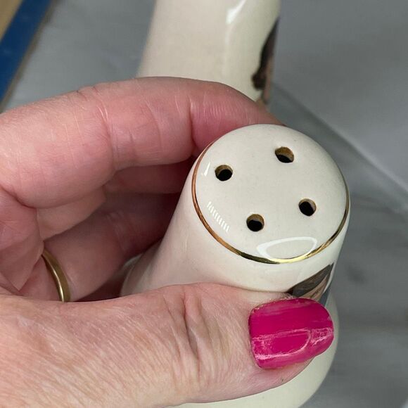 President John F. Kennedy & Wife( Jackie) salt n pepper shakers. - Picture 7 of 7